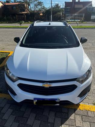 CHEVROLET ONIX 1.4 MPFI ACTIV 8V FLEX 4P AUTOMÁTICO